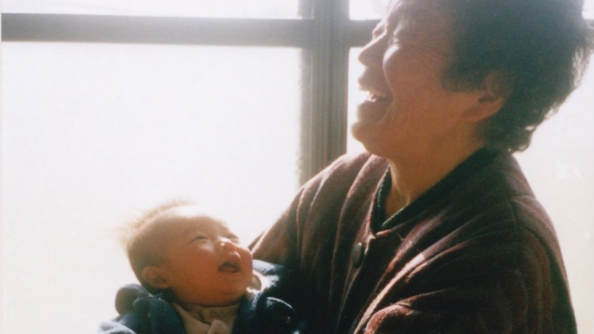 介護現場の温かい風景のダミー画像